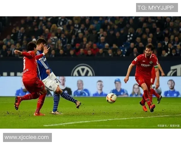 乌得勒支青年队迎战阿尔梅勒城全力争胜展现青春风采 乌得勒支青年队迎战阿尔梅勒城全力争胜展现青春风采